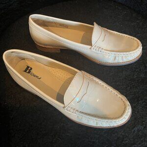 Almost new rose beige almond toe penny loafer Browns Size 7.